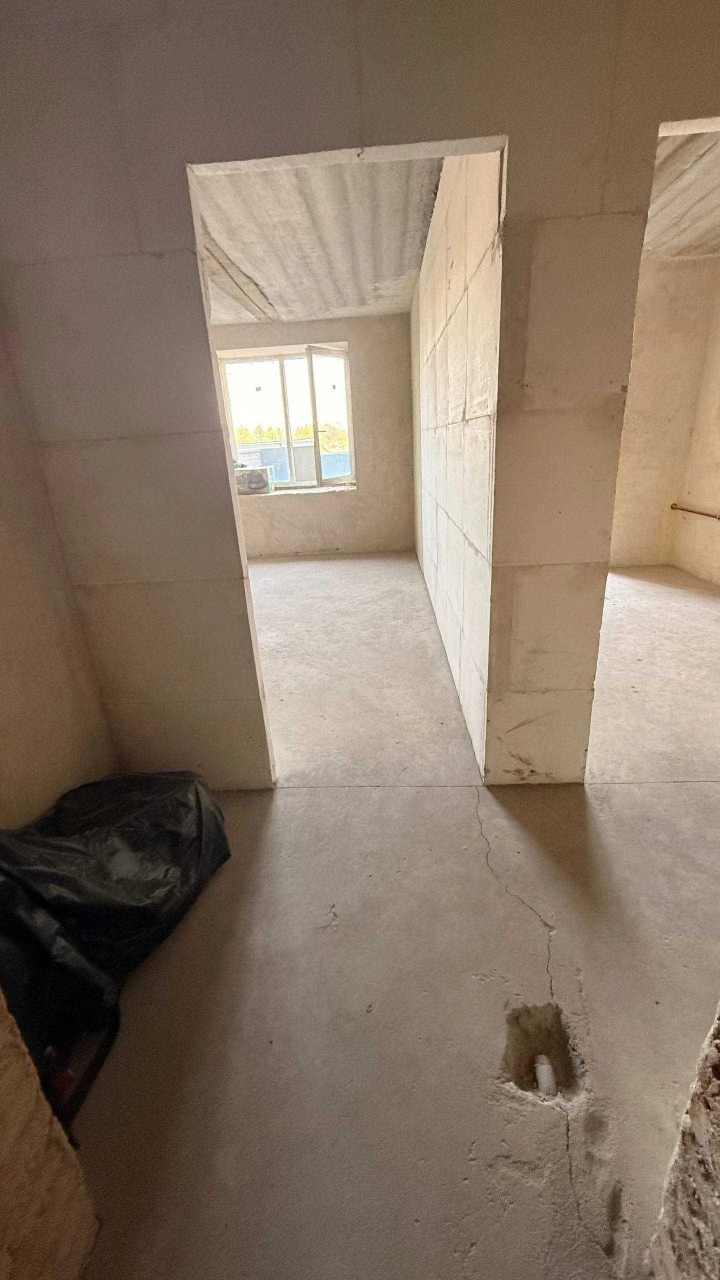 Central part of Bucha. One-bedroom apartment with a terrace - 45m2. Available.
