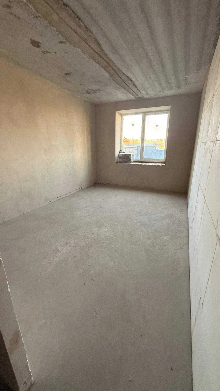 Central part of Bucha. One-bedroom apartment with a terrace - 45m2. Available.