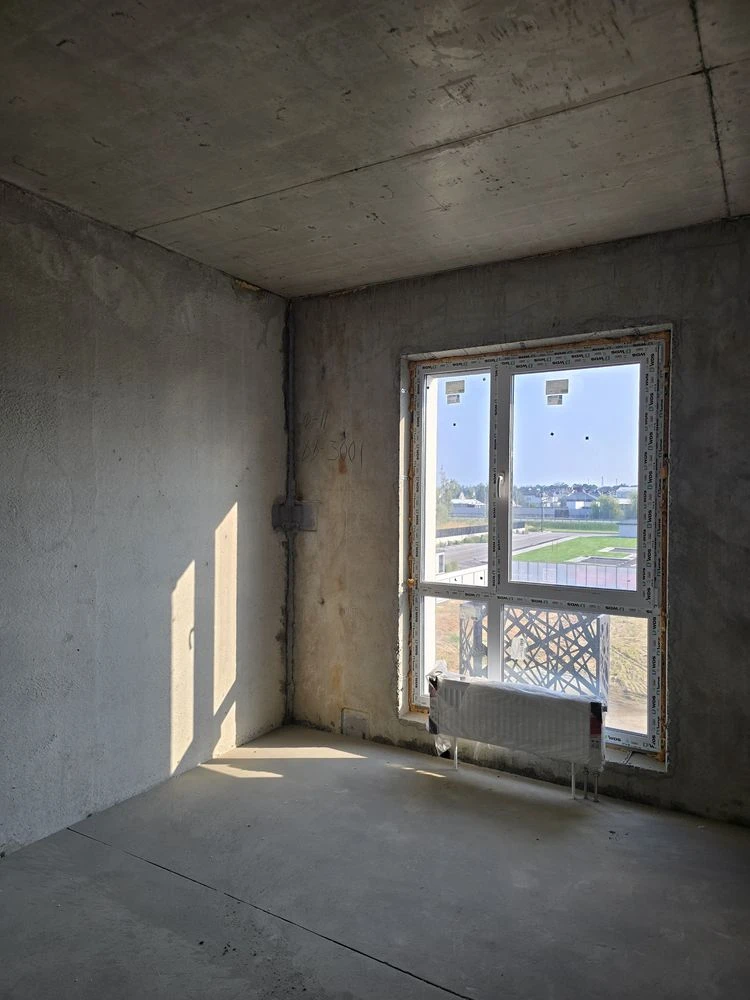 One-bedroom apartment 40.5 m2 on the 2nd floor. There is a shelter.