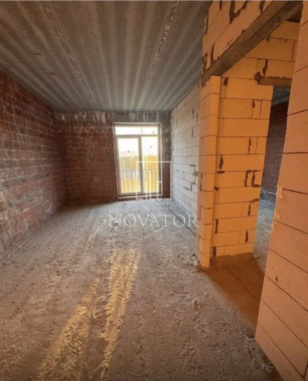 For sale, one-room apartment! Gasified house! Nearby park.