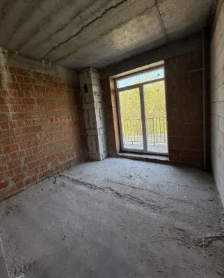 For Sale: 1-Bedroom Apartment, Unrenovated! Individual Gas
