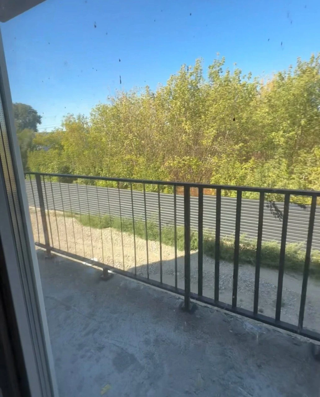For Sale: 1-Bedroom Apartment, Unrenovated! Individual Gas