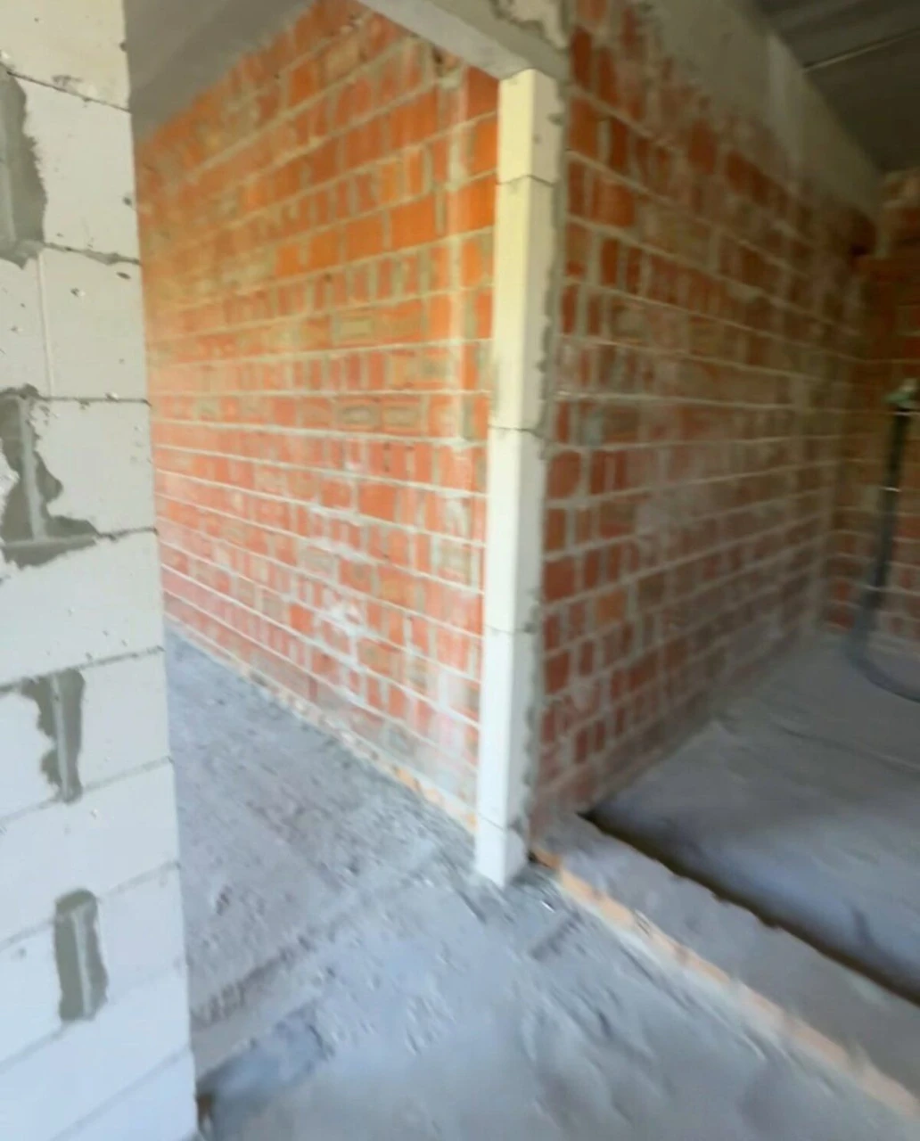 For Sale: 1-Bedroom Apartment, Unrenovated! Individual Gas