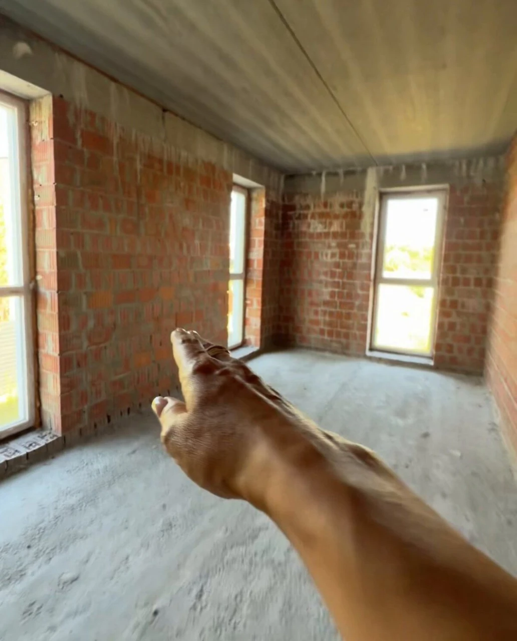 For Sale: 1-Bedroom Apartment, Unrenovated! Individual Gas