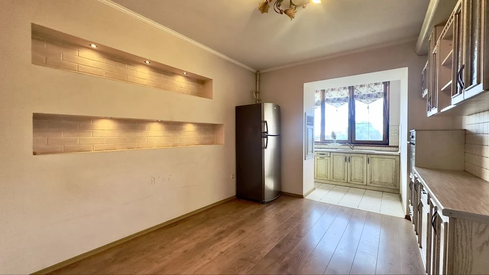 Велике 3-кімнатне житло в центрі Бучі. Київміськбуд. 95000$