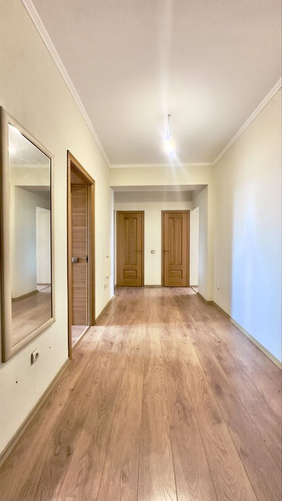 Велике 3-кімнатне житло в центрі Бучі. Київміськбуд. 95000$