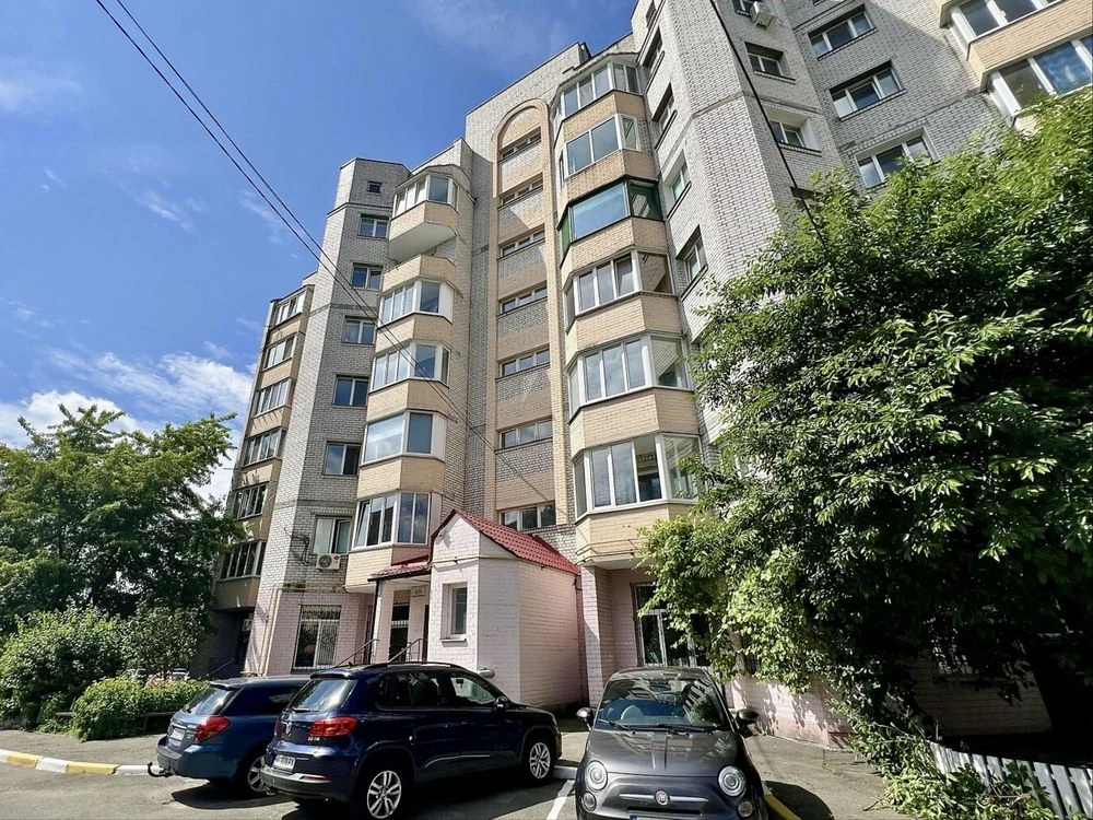 Велике 3-кімнатне житло в центрі Бучі. Київміськбуд. 95000$