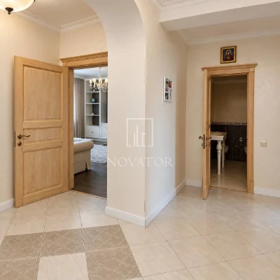 Center of Buch: Large Euro-three-room apartment renovated!