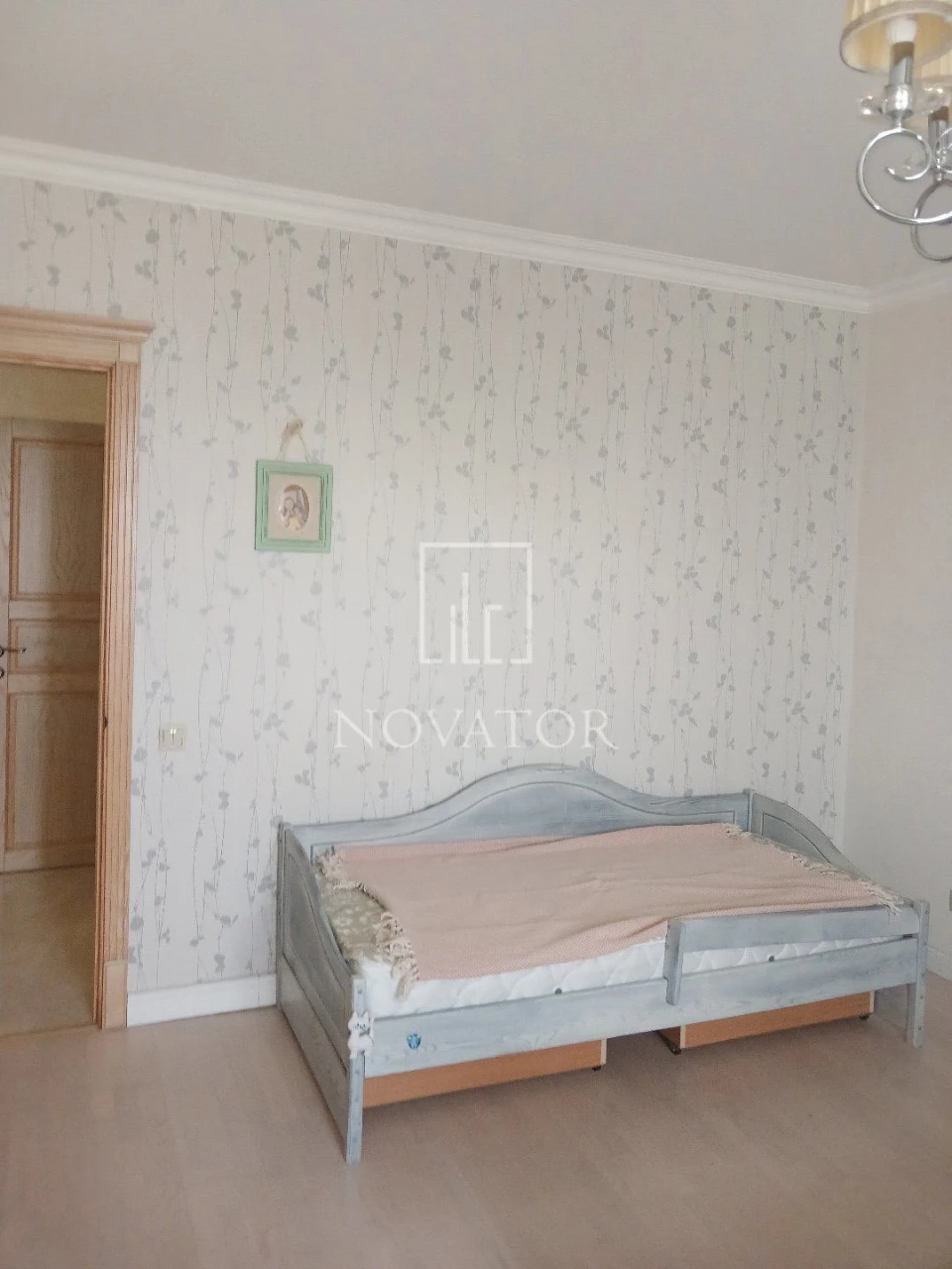 Center of Buch: Large Euro-three-room apartment renovated!