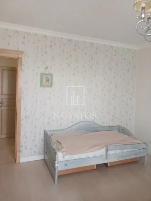 Center of Buch: Large Euro-three-room apartment renovated!