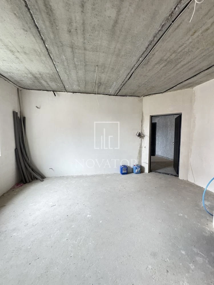 Apartment for Renovation! Gas! Near Lake!