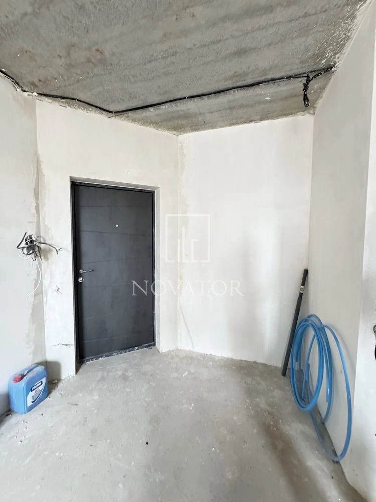 Apartment for Renovation! Gas! Near Lake!