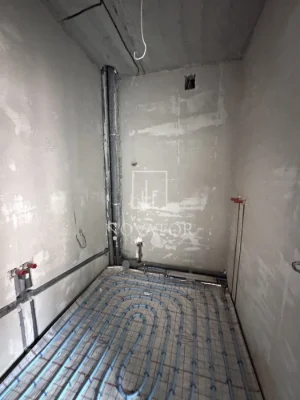 Apartment for Renovation! Gas! Near Lake!