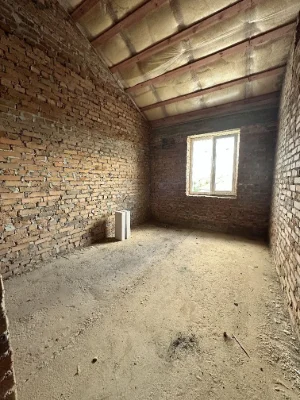 For Sale: 2-bedroom apartment with a large enclosed courtyard in Bucha.