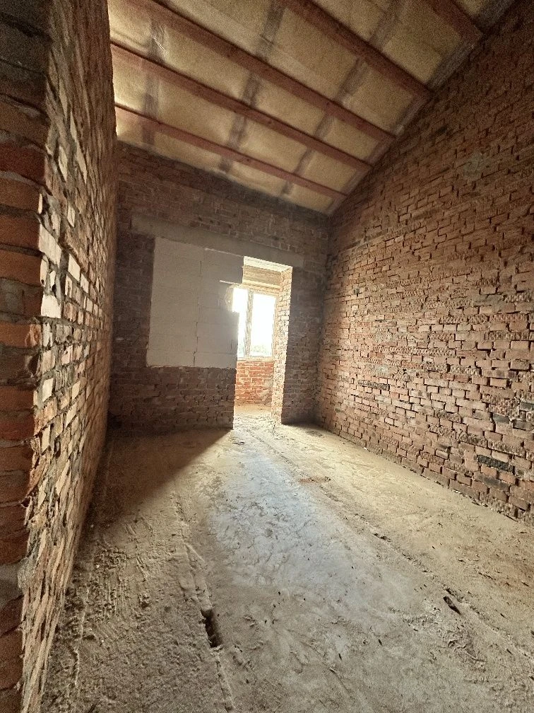 For Sale: 2-bedroom apartment with a large enclosed courtyard in Bucha.