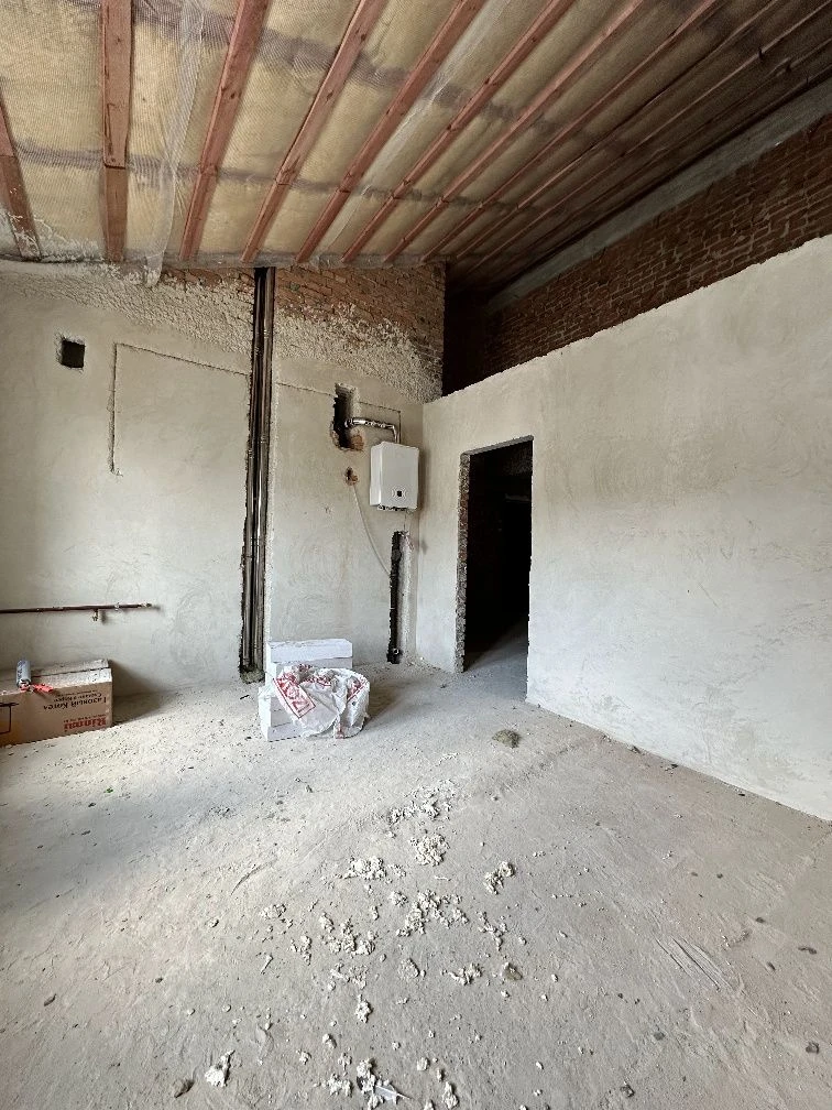 For Sale: 2-bedroom apartment with a large enclosed courtyard in Bucha.