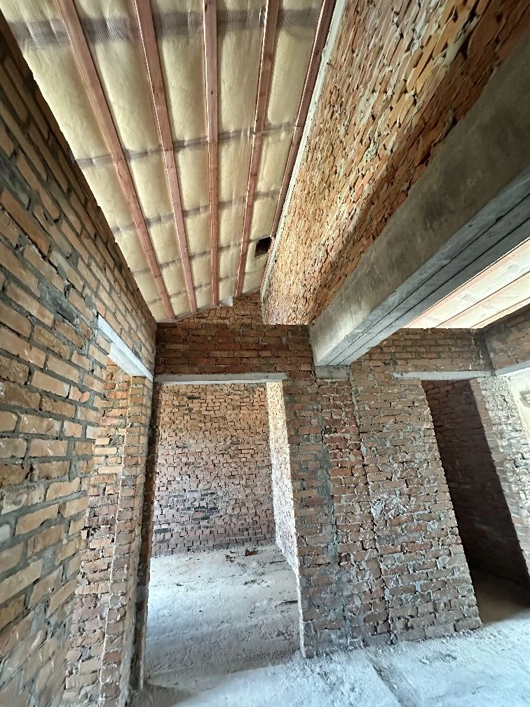 For Sale: 2-bedroom apartment with a large enclosed courtyard in Bucha.