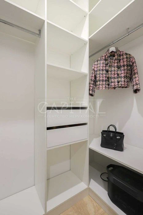 Apartment for sale, st. Andrey Verhoglyad, residential complex Novopecherskie Ly
