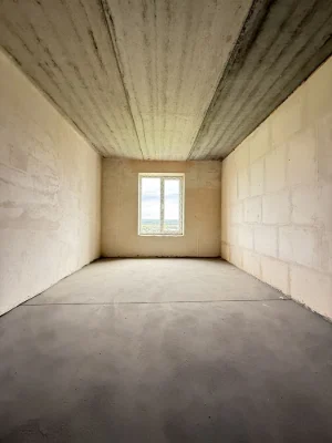 For Sale Apartment - Un renovated
Gas heating - No commission