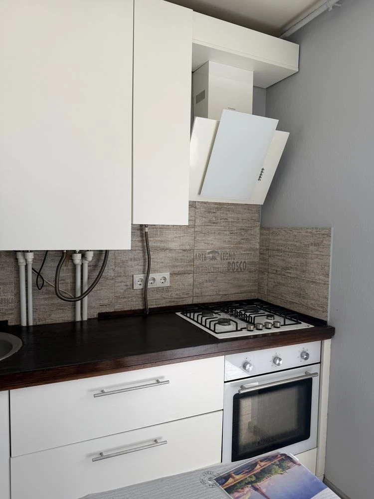Spacious 2-bedroom apartment in Bucha on the 4th floor, gas, 2%