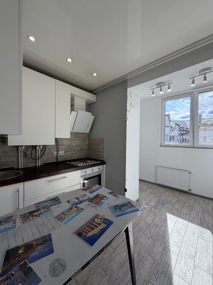 Spacious 2-bedroom apartment in Bucha on the 4th floor, gas, 2%