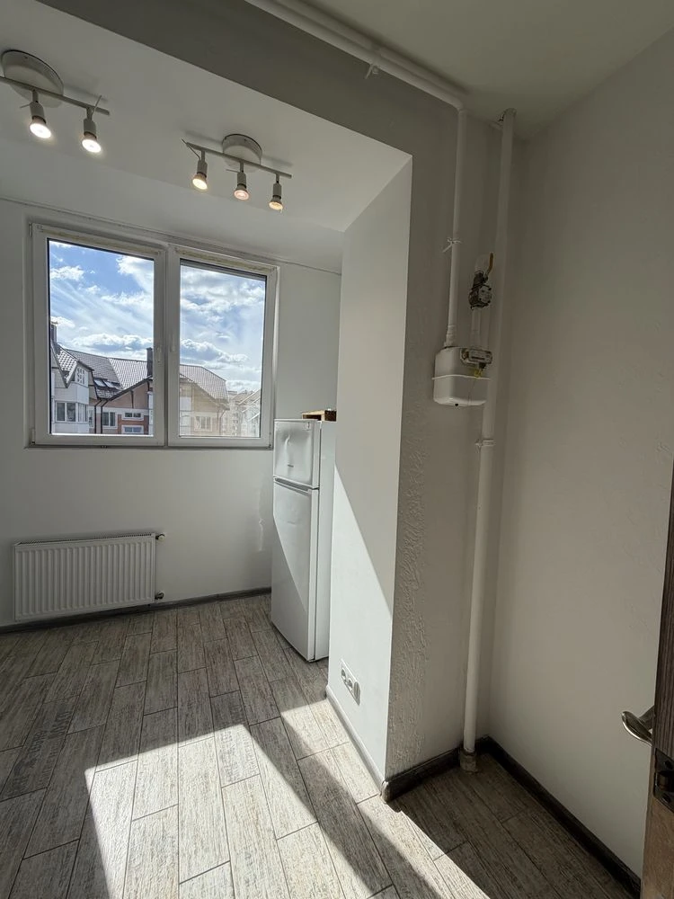 Spacious 2-bedroom apartment in Bucha on the 4th floor, gas, 2%