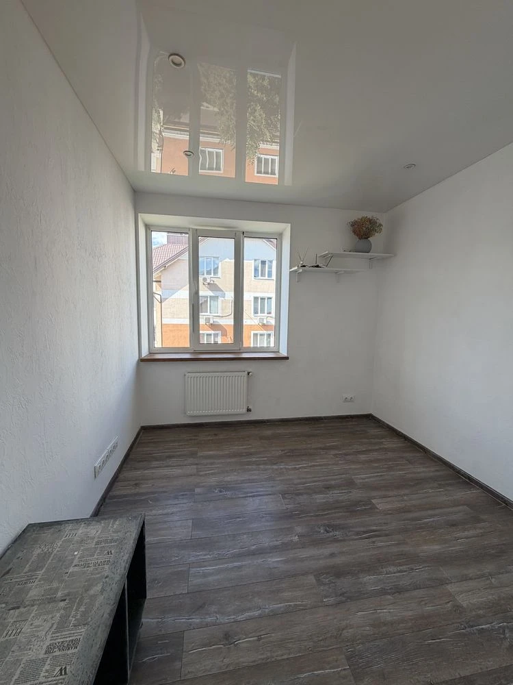 Spacious 2-bedroom apartment in Bucha on the 4th floor, gas, 2%