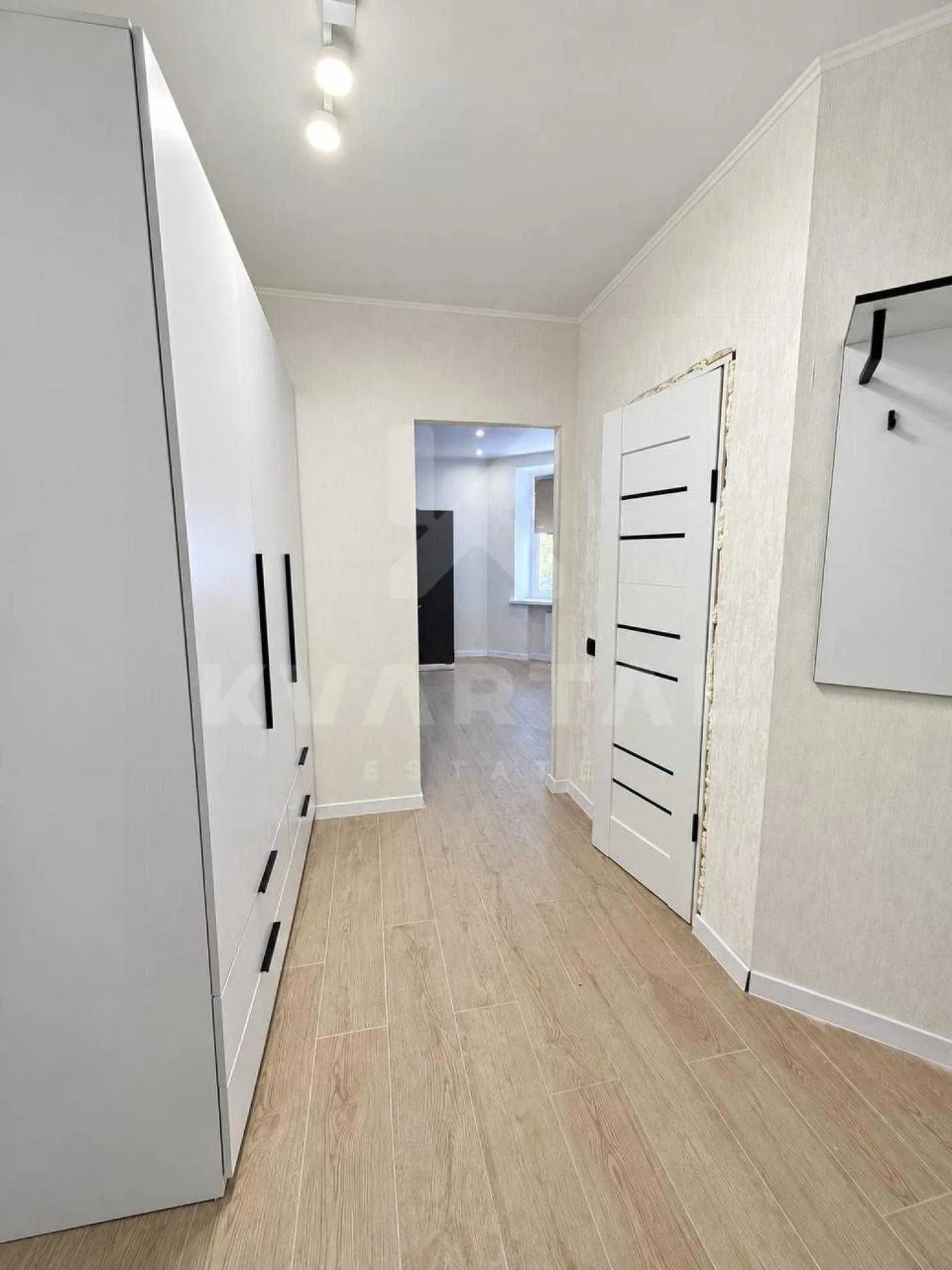 Great 2-bedroom apartment under all state programs! No commission