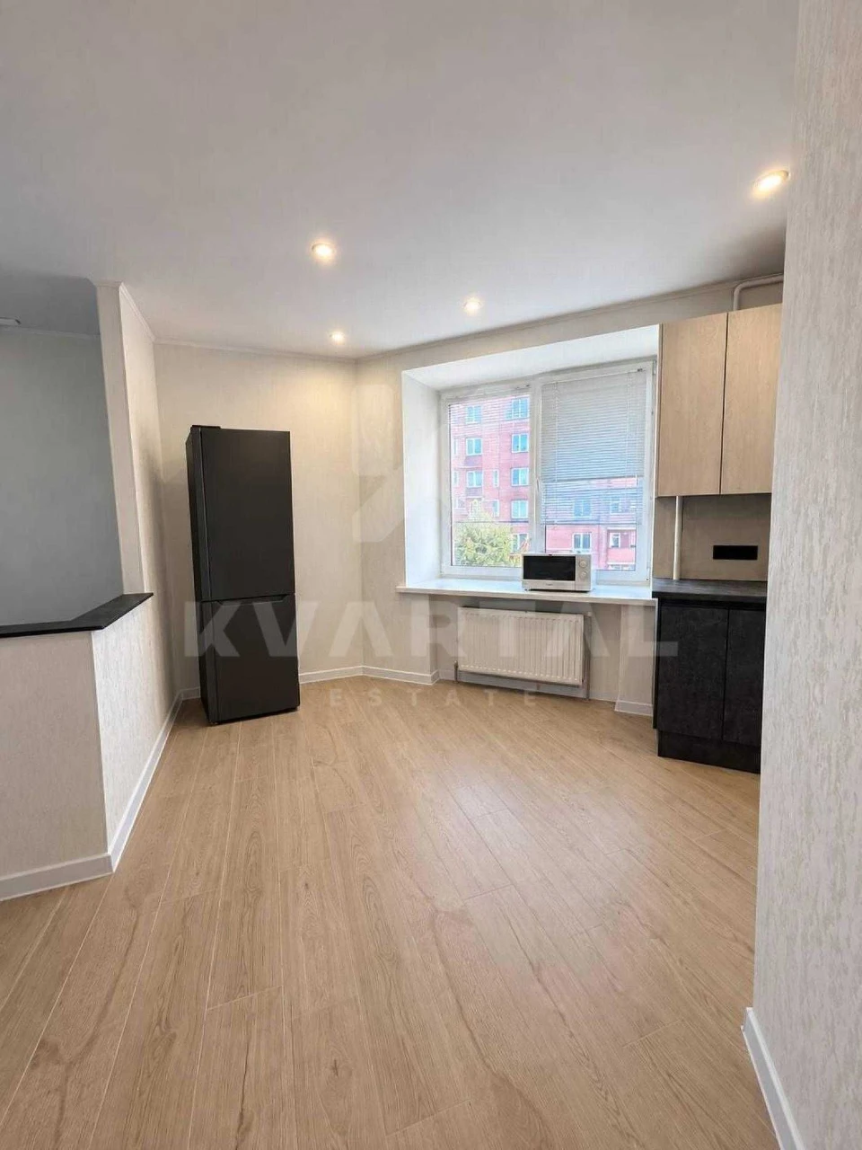 Great 2-bedroom apartment under all state programs! No commission