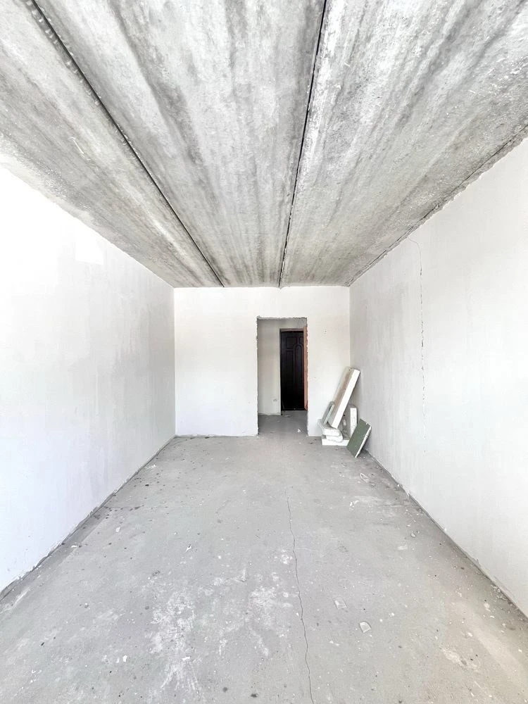 Great Price for a 1-Bedroom Apartment! SOLD HOUSE! GAS! Quick Exit to K