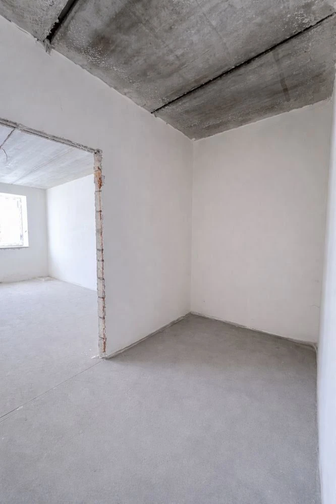 Great Price for a 1-Bedroom Apartment! SOLD HOUSE! GAS! Quick Exit to K