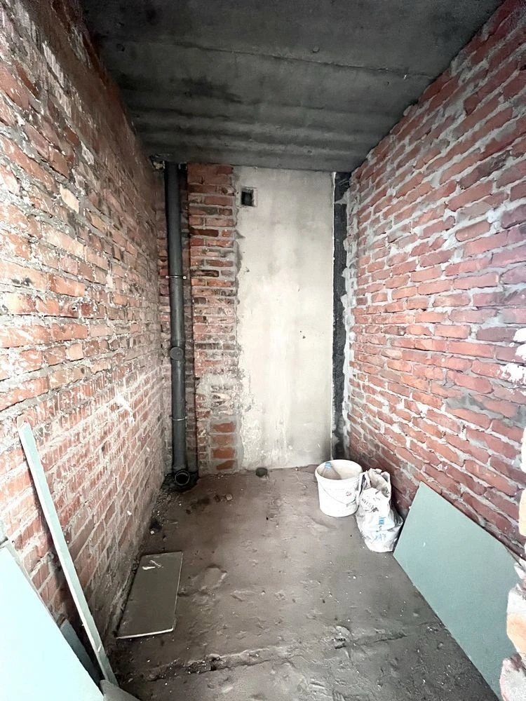 Great Price for a 1-Bedroom Apartment! SOLD HOUSE! GAS! Quick Exit to K