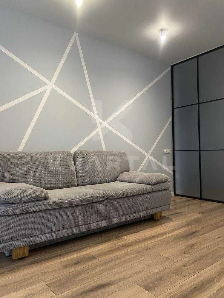 Продаж євро 3 кімнатна квартира з ремонтом + комора в подару