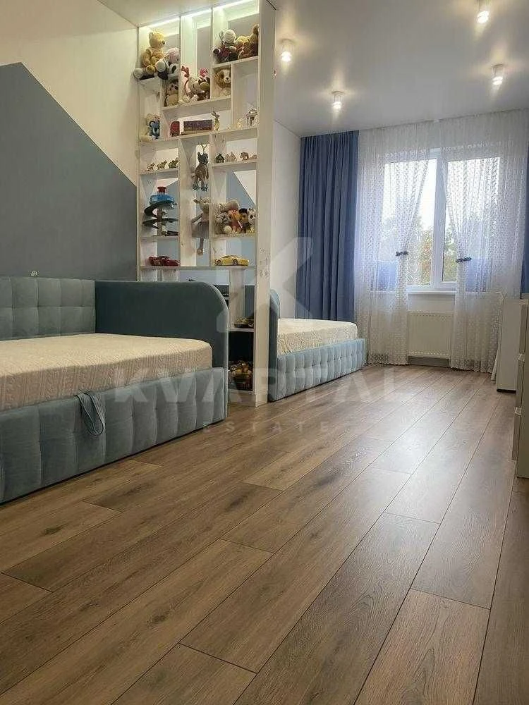 Продаж євро 3 кімнатна квартира з ремонтом + комора в подару