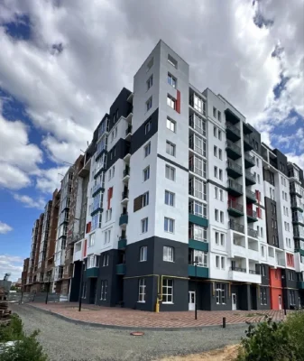 39500€ on the middle floor, Bucha, good apartment