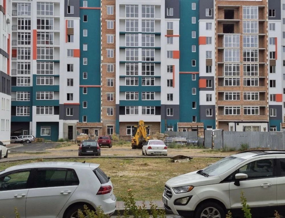 39500€ on the middle floor, Bucha, good apartment