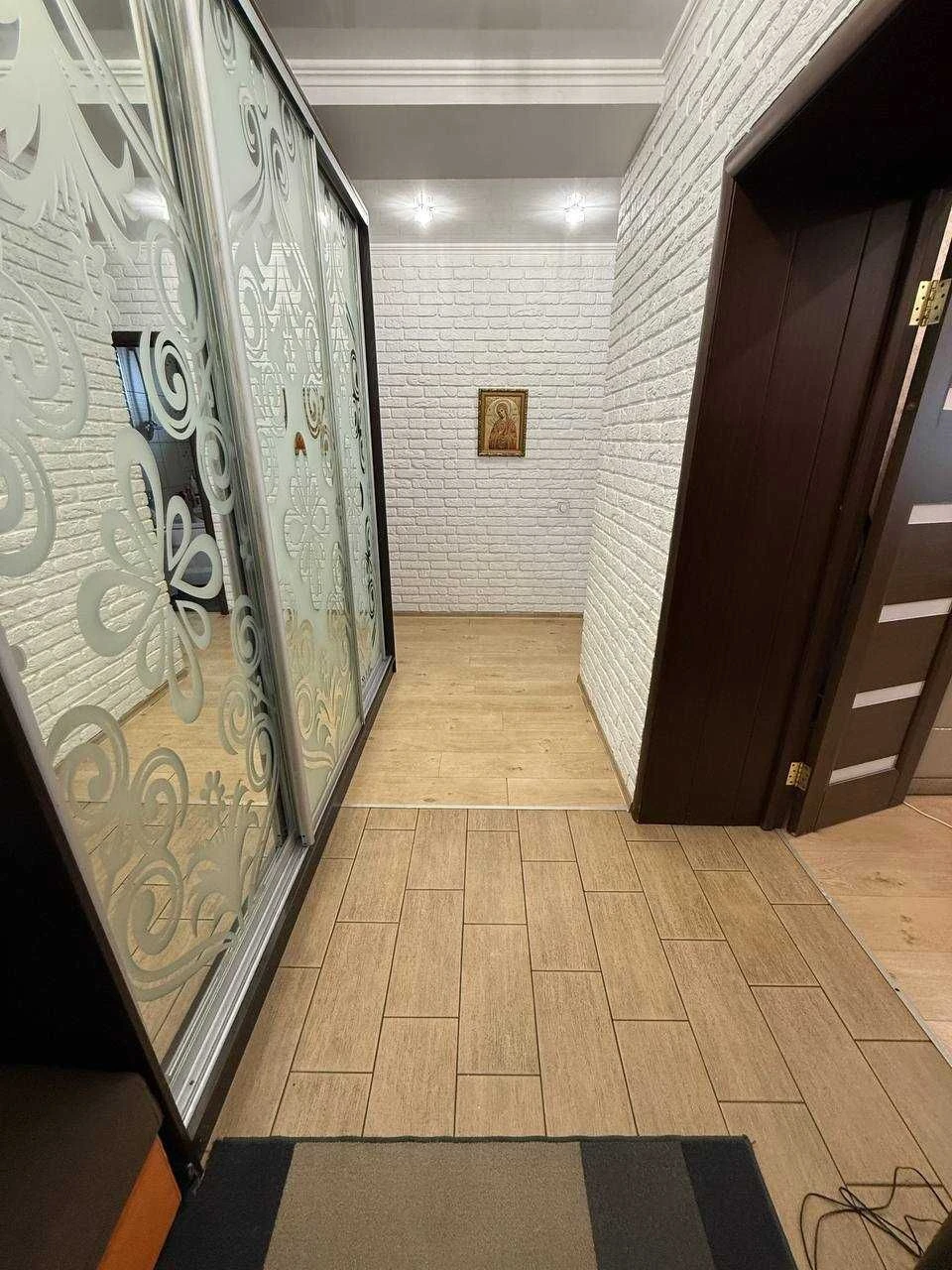2 room apartment renovated. Bucha. Minimal furnishing.