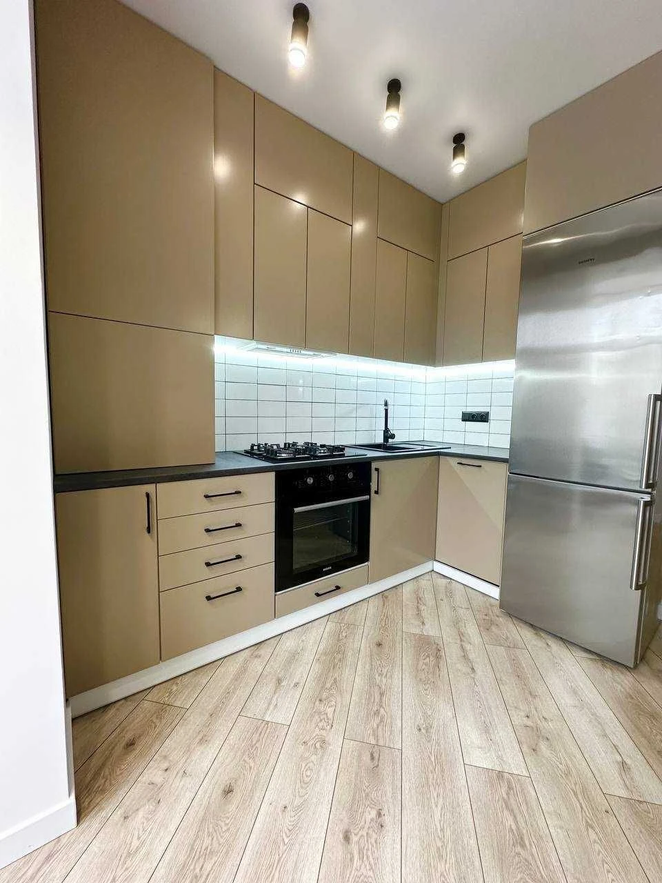 Sale of a Euro 2-room apartment 46 sq m, 2% registration fee, quick exit