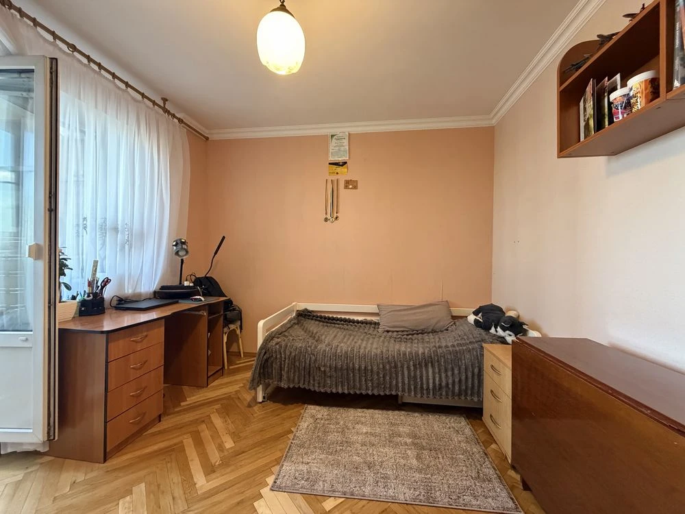 Продається велика 3-кімнатна квартира в Бучі. 71 м²