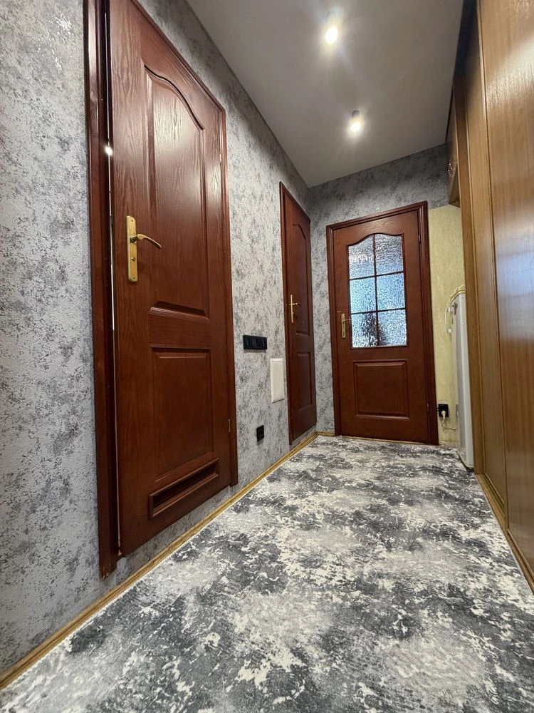 Продається велика 3-кімнатна квартира в Бучі. 71 м²