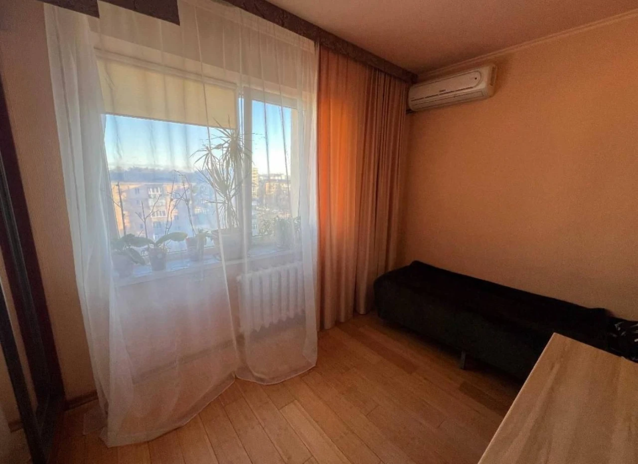 Center of Bucha! Large euro 2-bedroom apartment with renovation and furniture