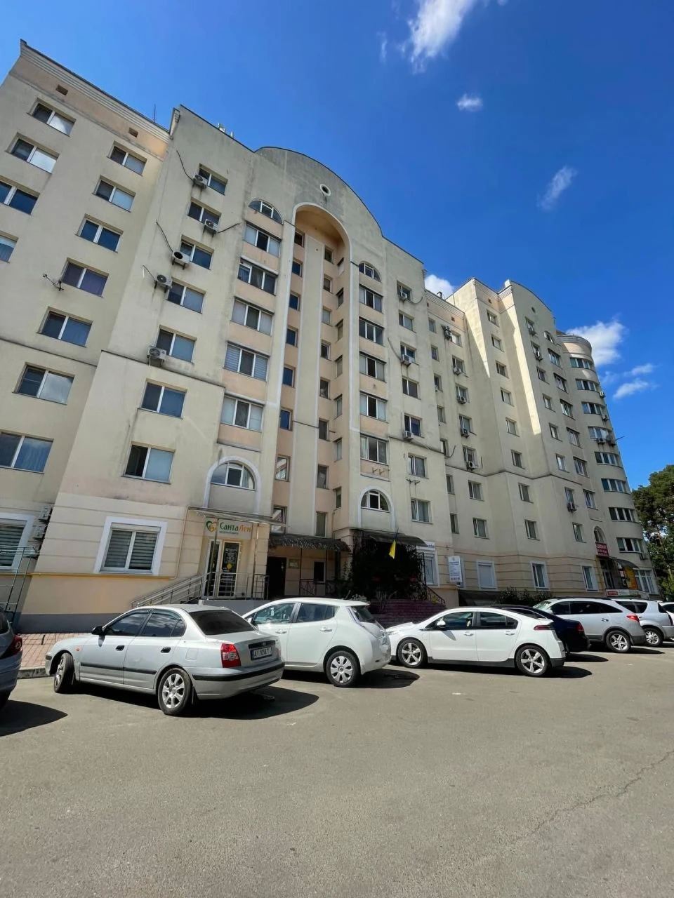 Center of Bucha! Large euro 2-bedroom apartment with renovation and furniture