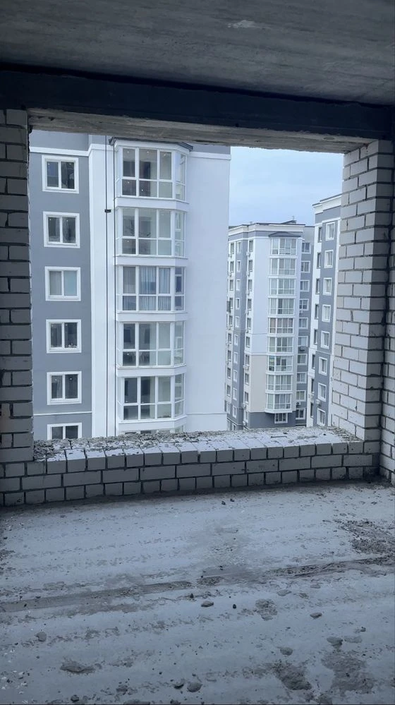 Spacious 3-bedroom apartment. Center. Continent Residence. 76 sq.m. With gas.