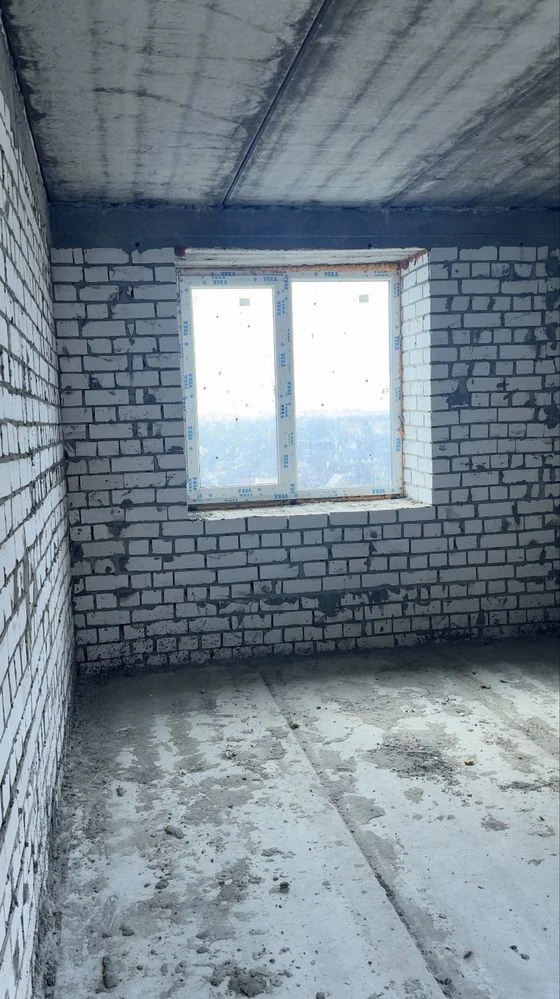 Spacious 3-bedroom apartment. Center. Continent Residence. 76 sq.m. With gas.