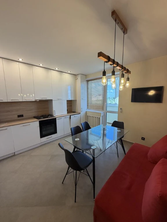 Sale of a two-bedroom apartment in Bucha with good renovation and furniture