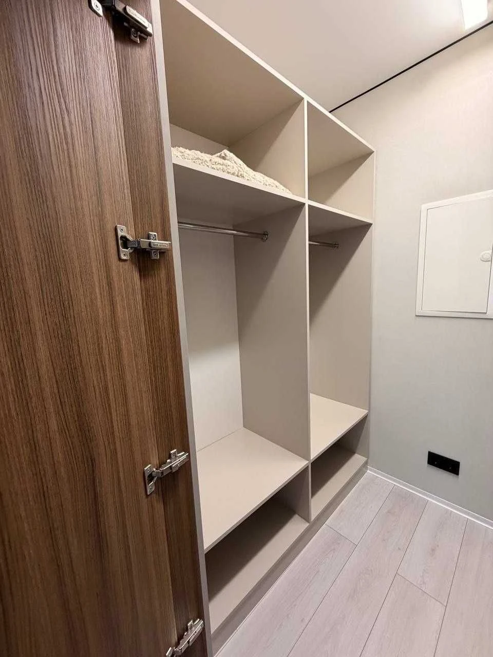 1-room apartment for sale with designer renovation, individual