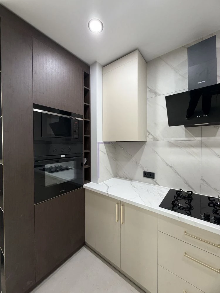 61m² in the center of Gostomel, €3 apartment, gas, new renovation