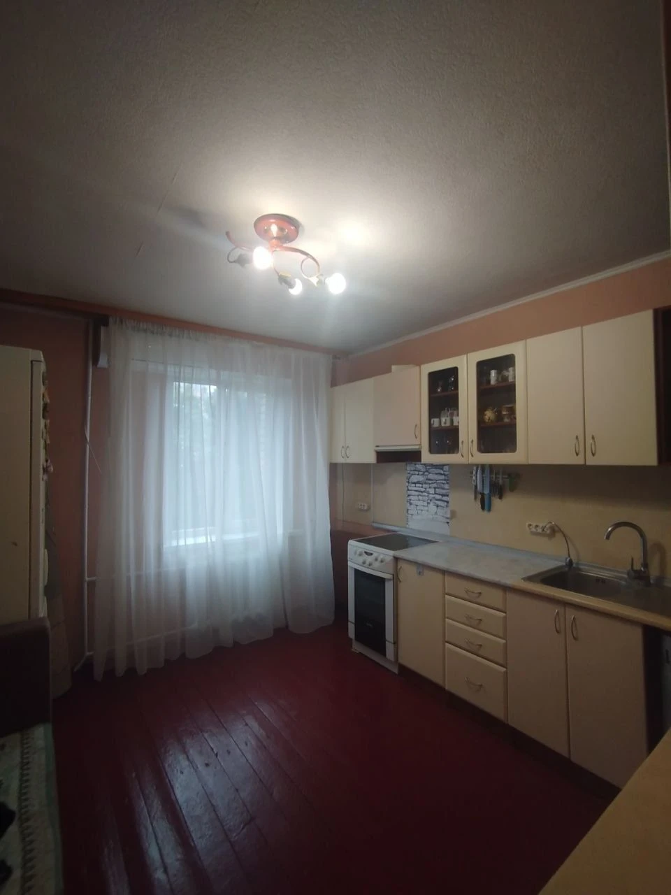 Продаж квартири в центрі Бучі недорого від хазяїна!