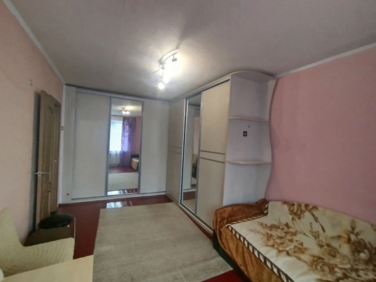 Продаж квартири в центрі Бучі недорого від хазяїна!