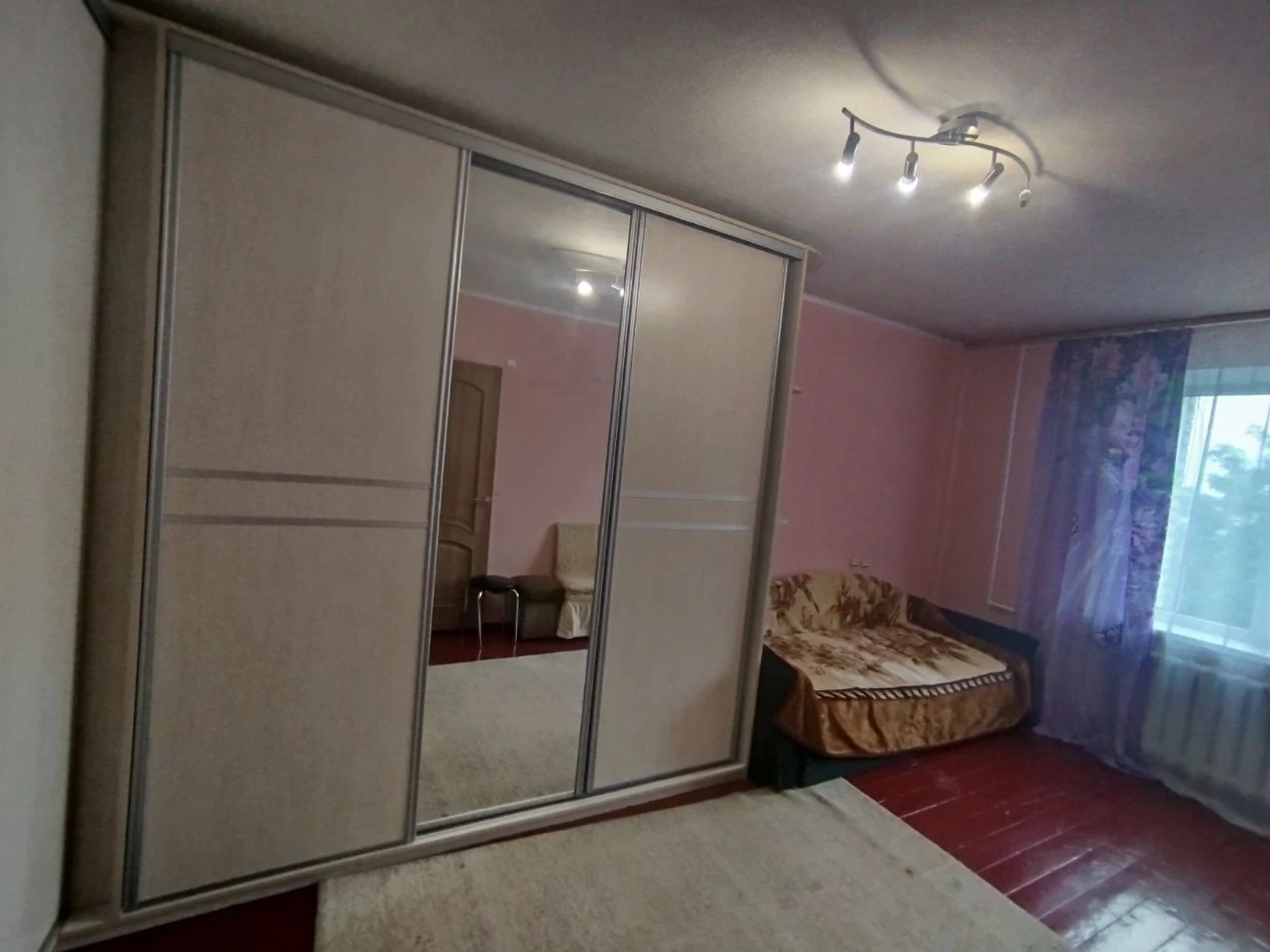 Продаж квартири в центрі Бучі недорого від хазяїна!